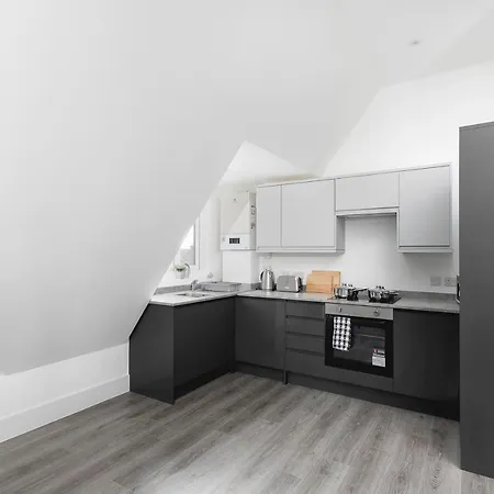 Skyvillion - London Enfield Chase Apartments With Parking & Wifi Exterior photo