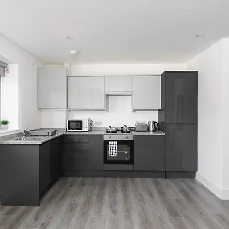 Skyvillion - London Enfield Chase Apartments With Parking & Wifi Exterior photo