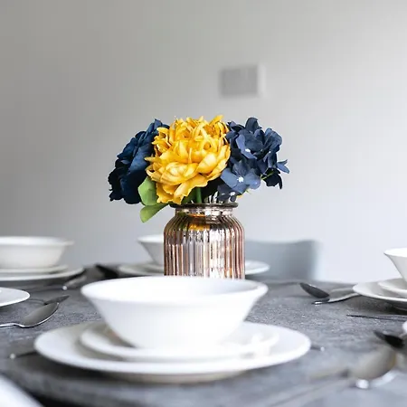 Skyvillion - London Enfield Chase Apartments With Parking & Wifi Exterior photo