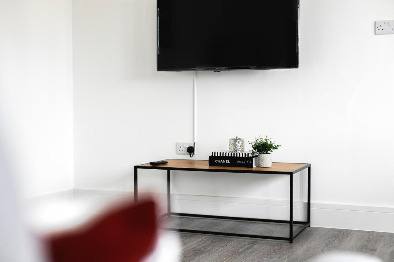 Skyvillion - London Chase With Parking & Wifi Apartment Enfield