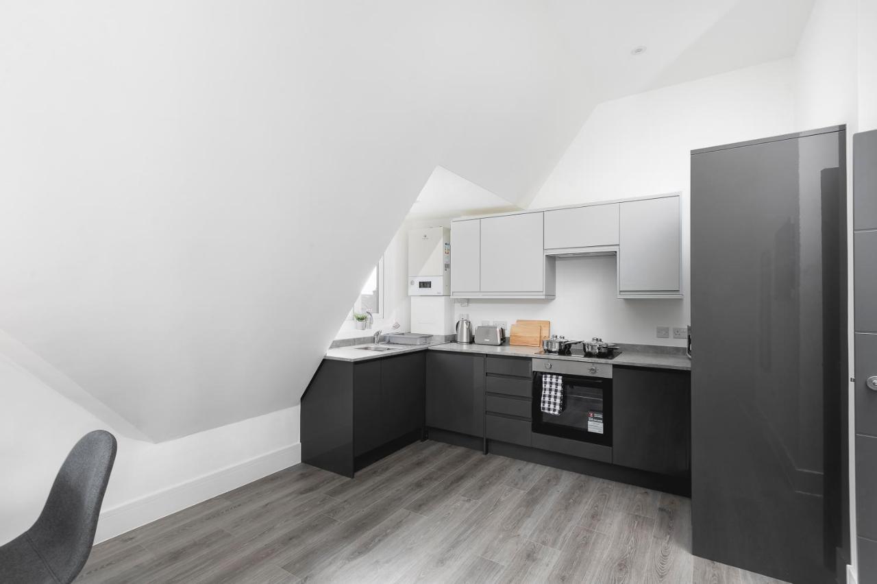 Skyvillion - London Chase With Parking & Wifi Enfield