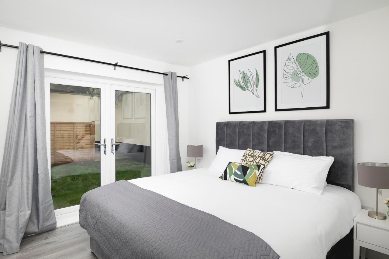 Skyvillion - London Chase With Parking & Wifi Apartment Enfield
