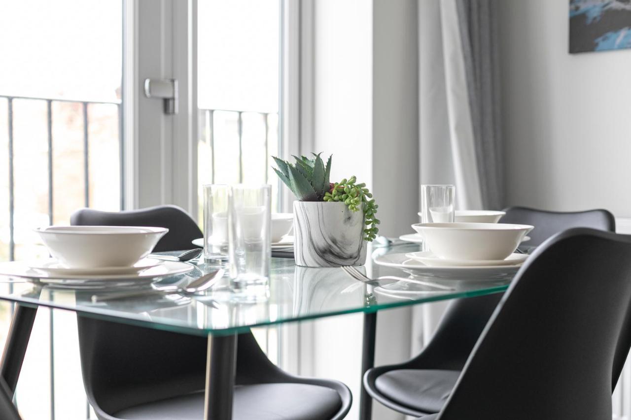 Skyvillion - London Chase With Parking & Wifi * Enfield