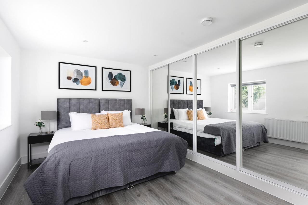 Skyvillion - London Chase With Parking & Wifi Apartment Enfield