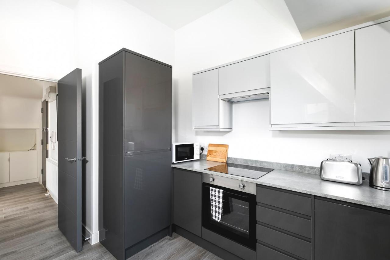 Appartamento Skyvillion - London Chase With Parking & Wifi *
