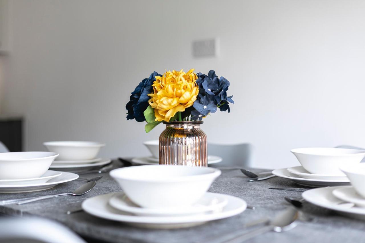 Apartment Skyvillion - London Chase With Parking & Wifi