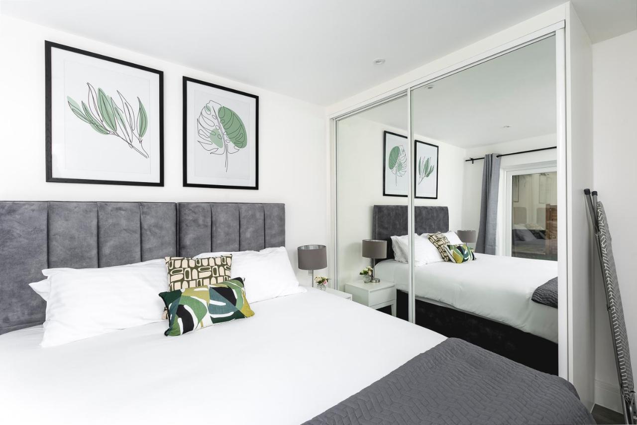 Skyvillion - London Chase With Parking & Wifi Enfield