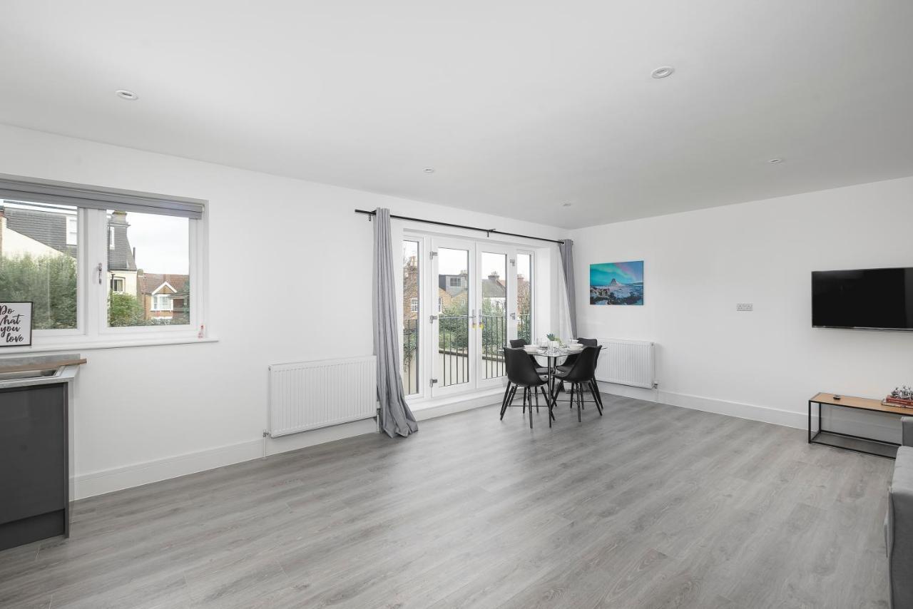 Apartment Skyvillion - London Chase With Parking & Wifi Enfield