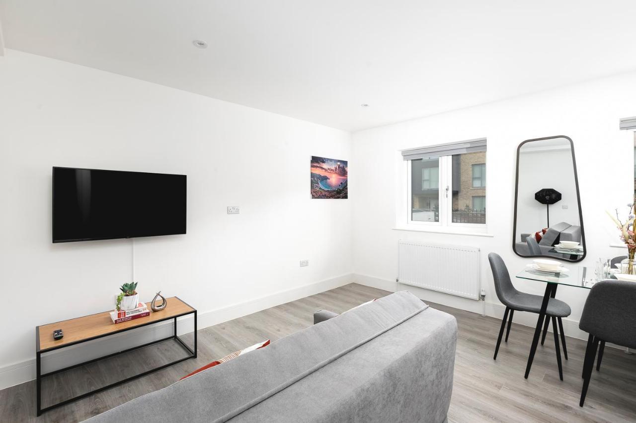 Apartment Skyvillion - London Chase With Parking & Wifi Enfield