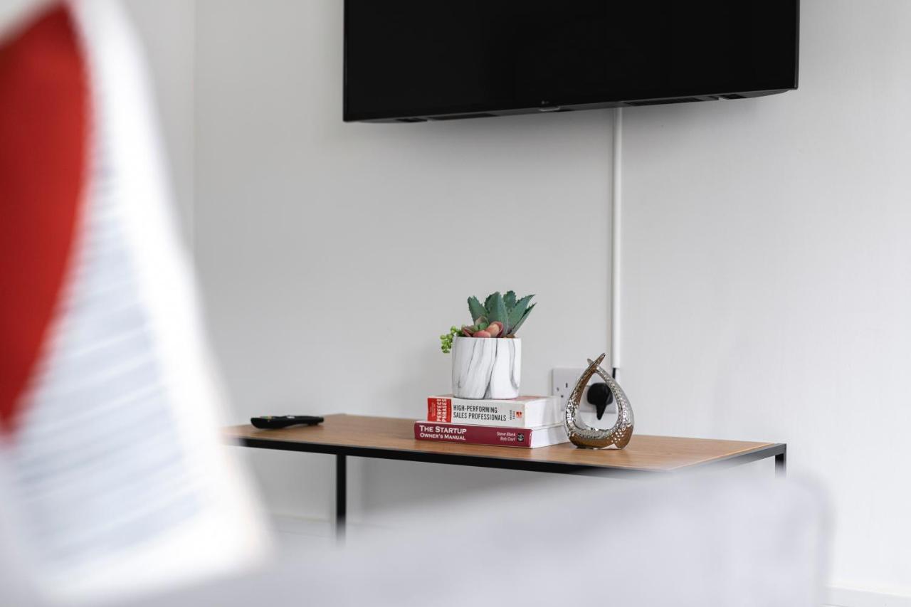 Skyvillion - London Chase With Parking & Wifi Apartment Enfield