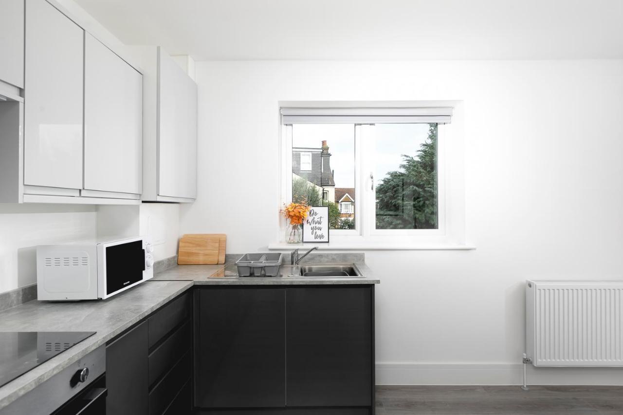 Skyvillion - London Chase With Parking & Wifi * Enfield
