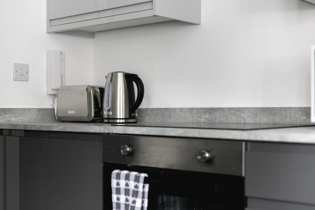 Apartment Skyvillion - London Chase With Parking & Wifi