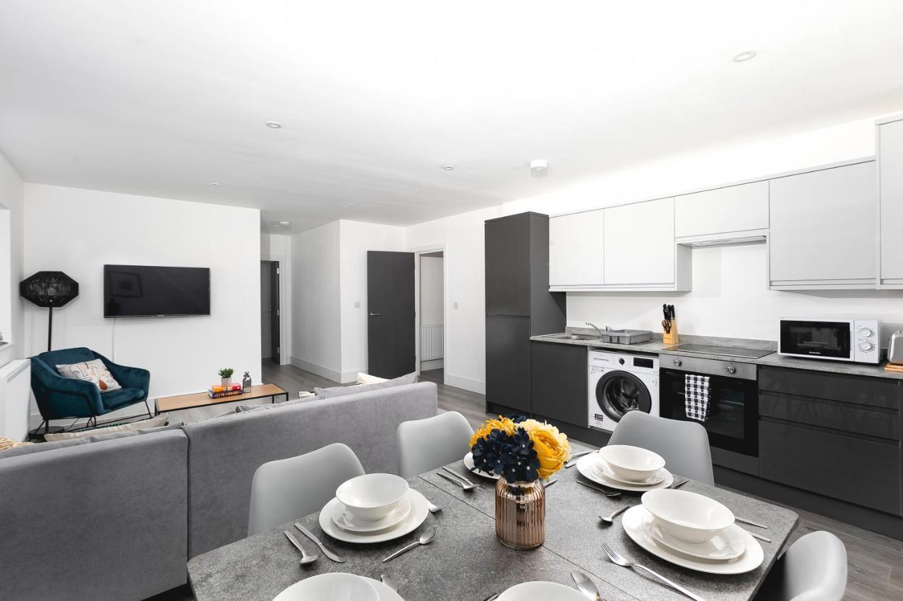Apartment Skyvillion - London Chase With Parking & Wifi *