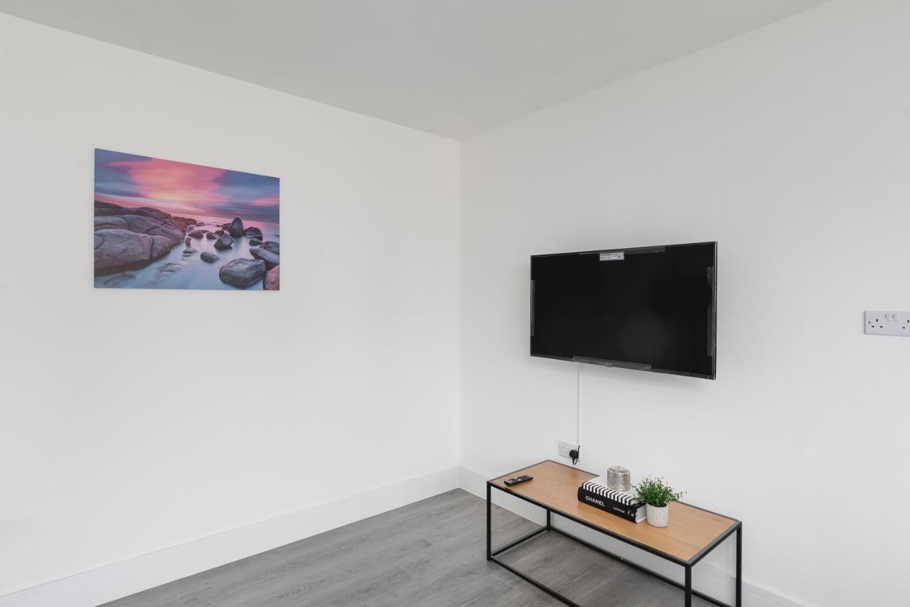 Apartment Skyvillion - London Chase With Parking & Wifi Enfield