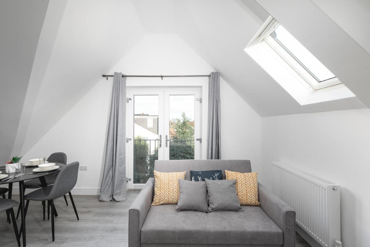 Skyvillion - London Chase With Parking & Wifi Appartamento *