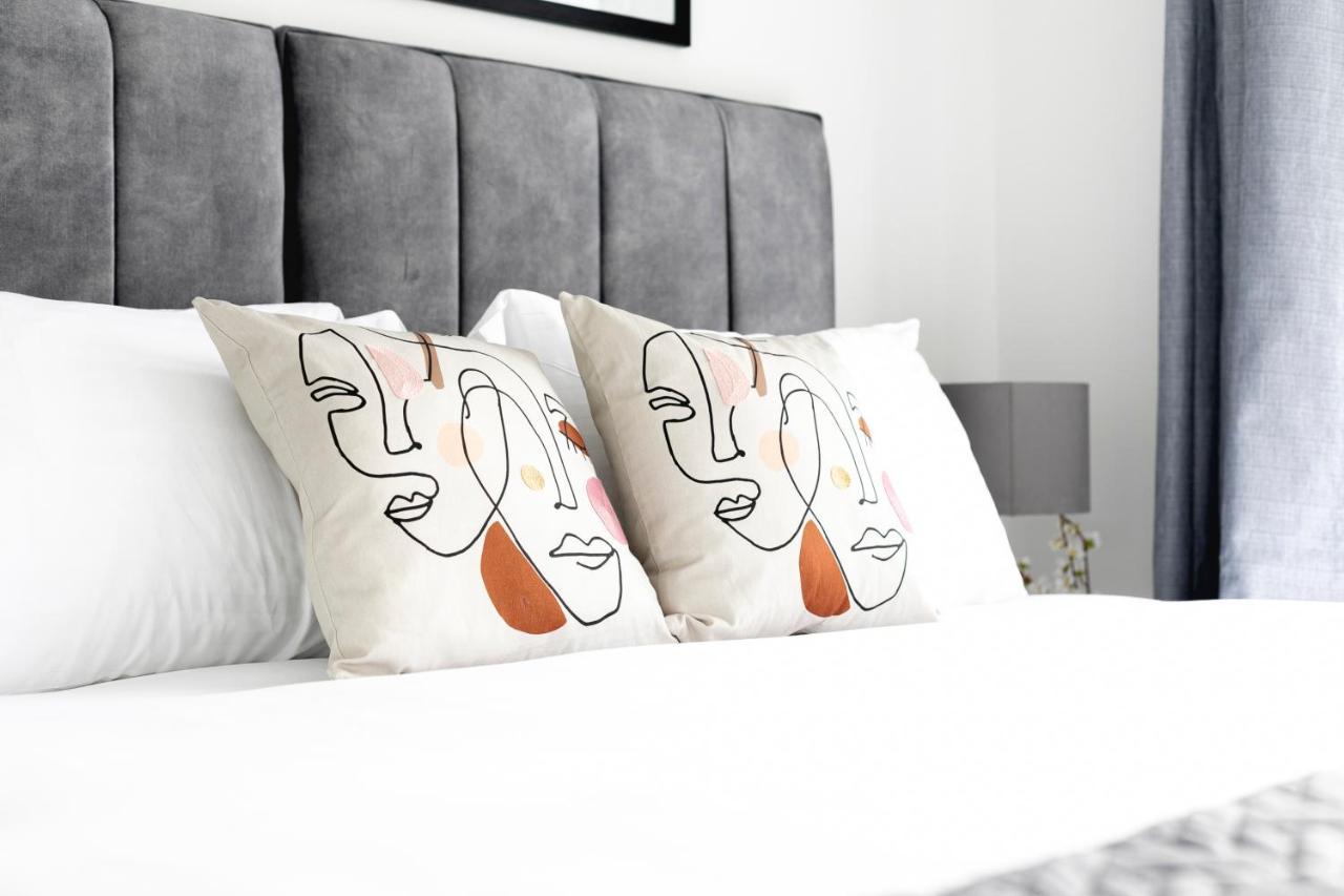 Skyvillion - London Chase With Parking & Wifi Apartment Enfield