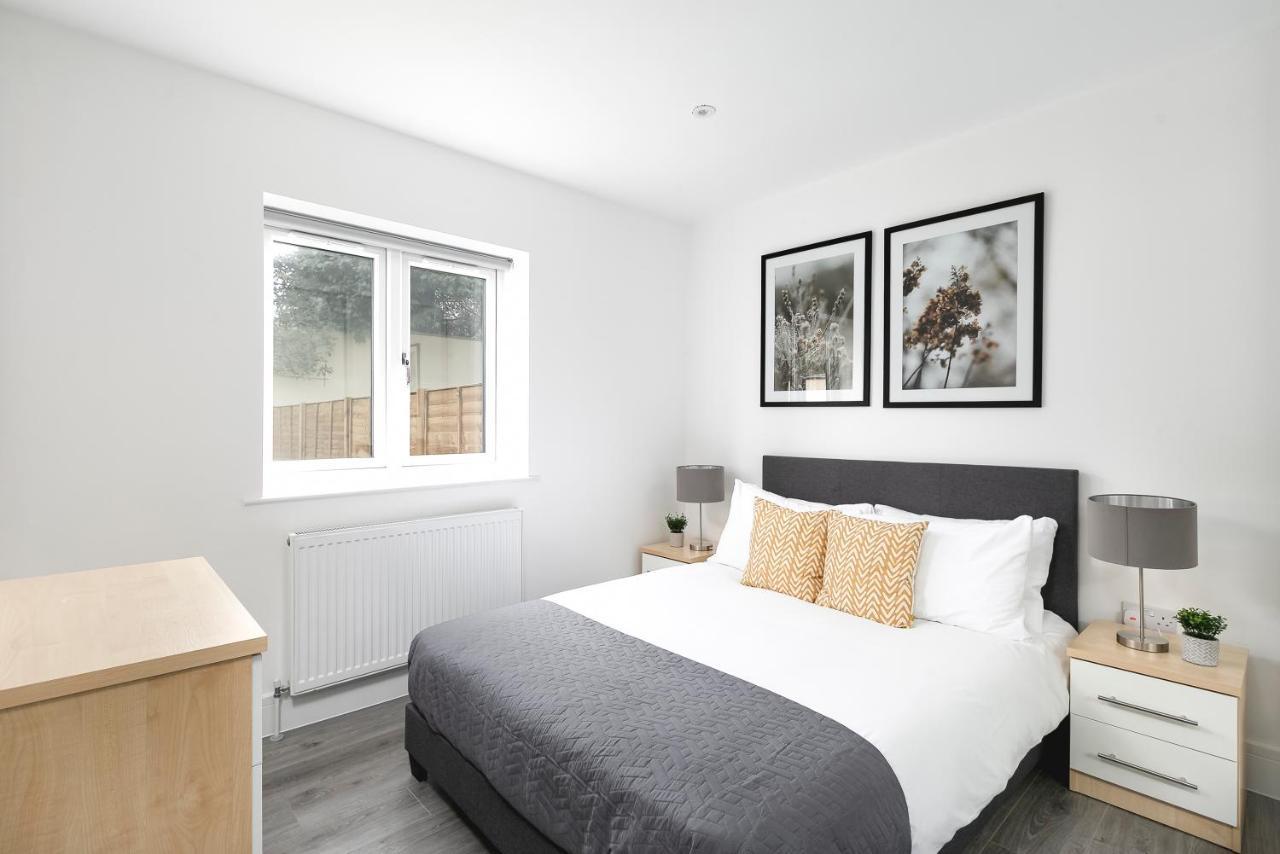 Skyvillion - London Chase With Parking & Wifi Enfield