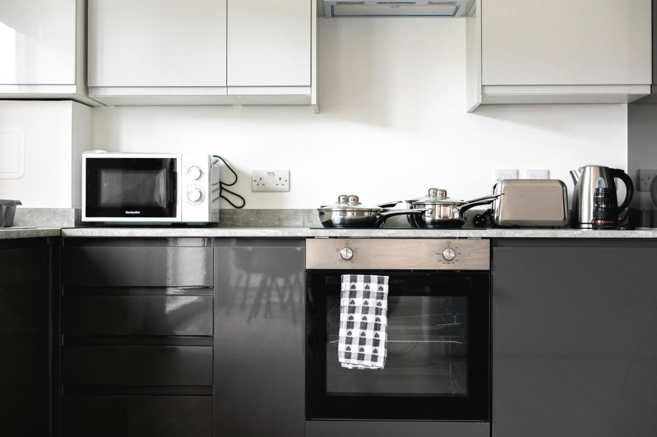 Skyvillion - London Chase With Parking & Wifi * Enfield