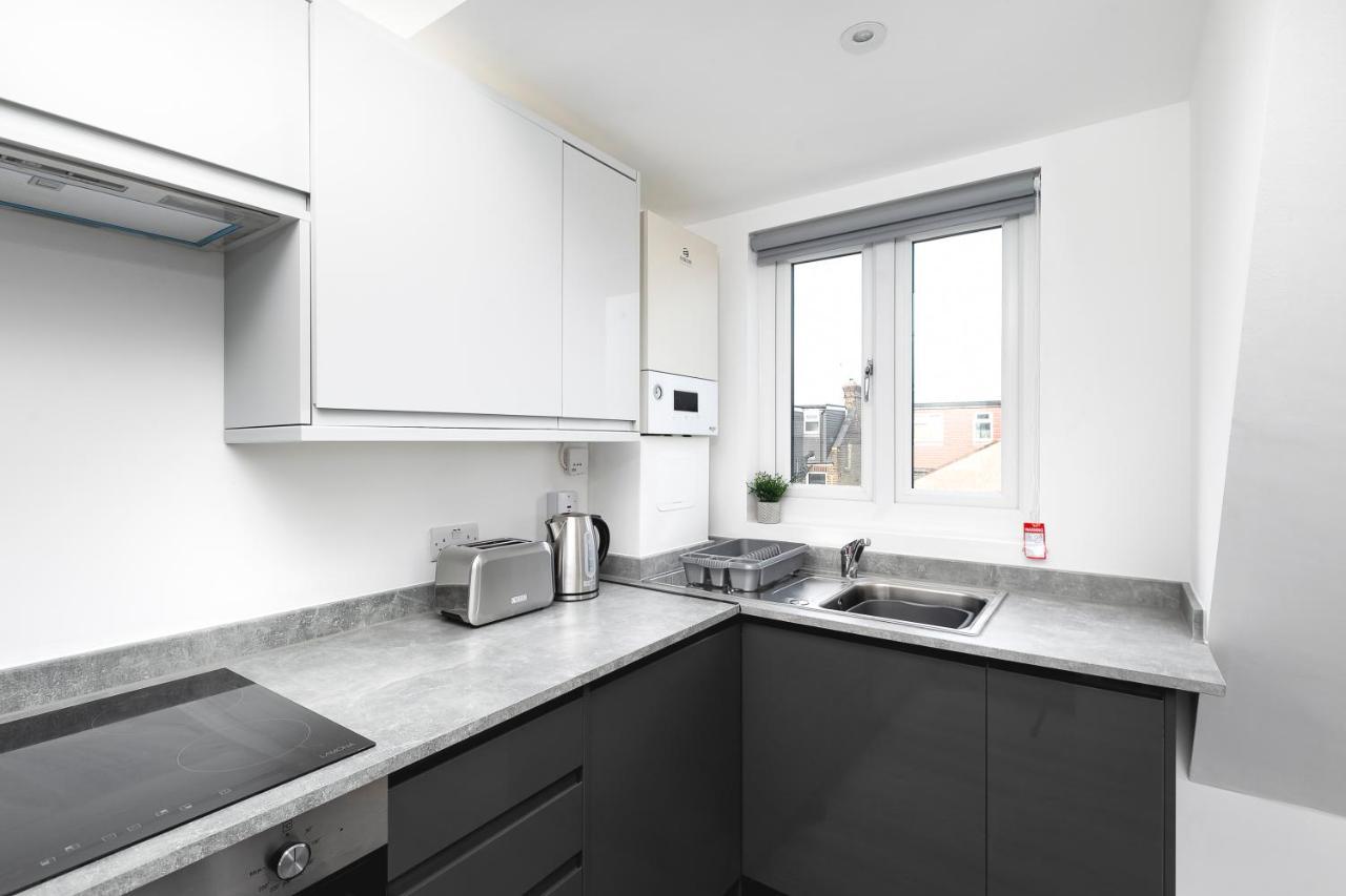 Skyvillion - London Chase With Parking & Wifi Enfield