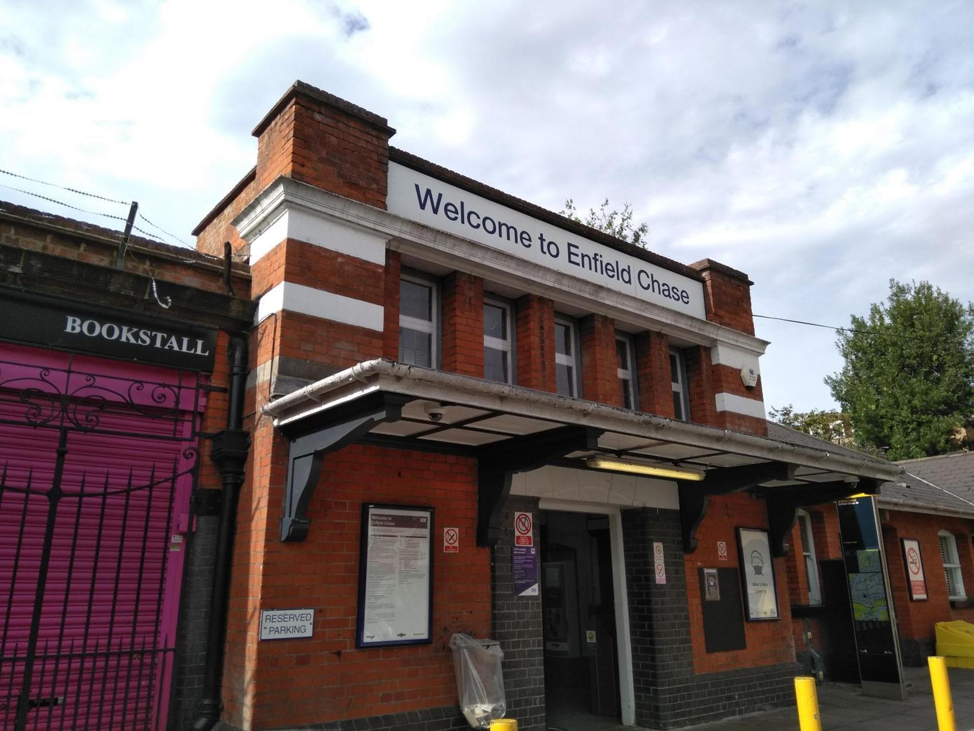 Apartment Skyvillion - London Chase With Parking & Wifi Enfield